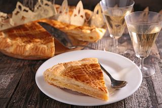 Ciasto Trzech Króli. Przepis na Galette des Rois, które zrobisz w 20 minut!