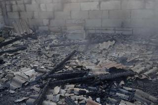 Wielkie gospodarstwo stanęło w płomieniach. Pożar gaszono przez wiele godzin	