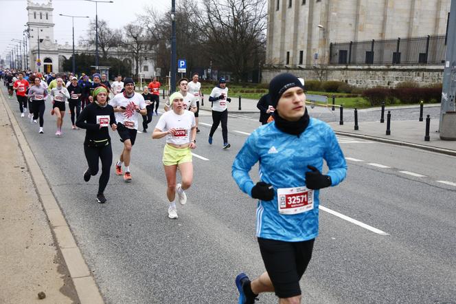 Bieg na Piątkę 2024, Warszawa - zdjęcia. Biegłeś? Szukaj się w galerii!