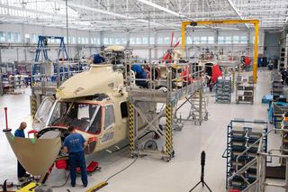 Pierwszy śmigłowiec AW149 w PZL Świdnik nabiera docelowych kształtów