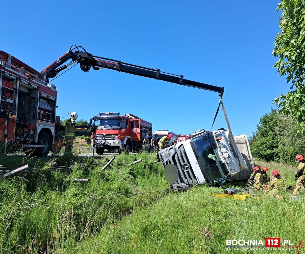 Śmiertelny wypadek pod Bochnią. Nie żyje kierowca ciężarówki