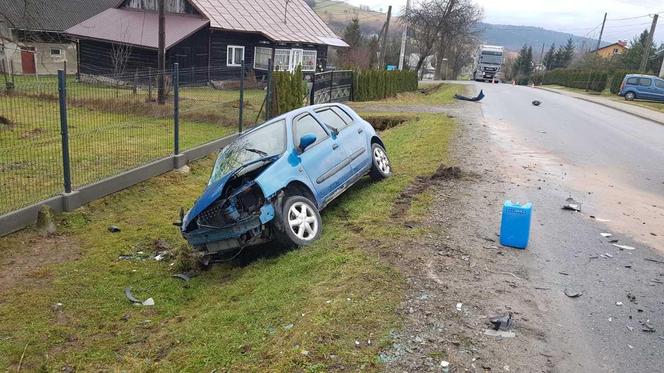 58-latka zasnęła za kierownicą. Czołowe zderzenie w Dydni