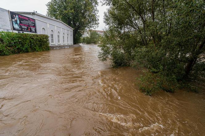 Jelenia Góra pod wodą. Powódź uderzyła w kolejnym mieście