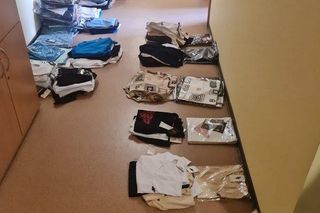 Wrocław. Zatrzymano parę sprzedającą podróbki odzieży na Dworcu Świebodzkim