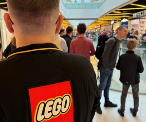 Gigantyczne kolejki na otwarciu Lego Store w Galerii Katowickiej. Klienci wpuszczani pojedynczo