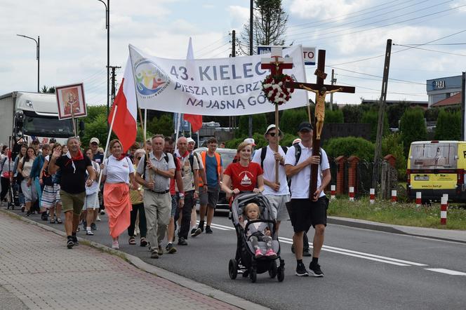 Kielecka Piesza Pielgrzymka podąża do Częstochowy