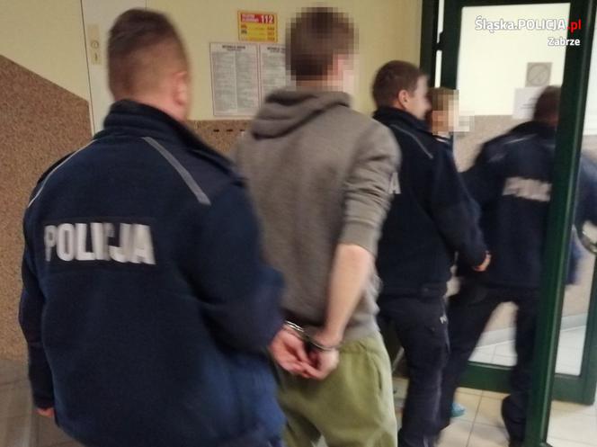 Dwóch młodych agresorów zaatakowało 52-latka. Powód? SZOKUJĄCY [ZDJĘCIA]