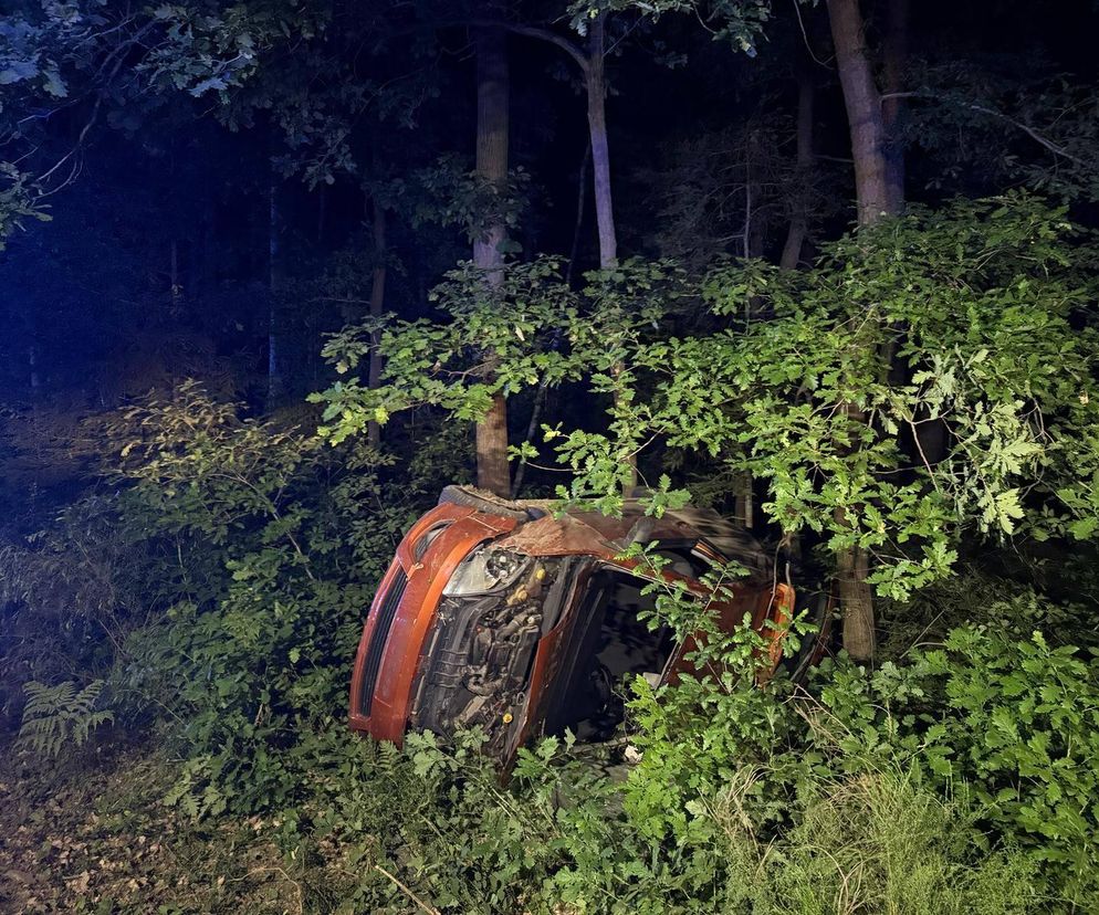 Nocny wypadek w Rudzie. Poszkodowane zostały trzy osoby