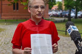 Joanna Scheuring-Wielgus pyta w Toruniu o dofinansowania dla księdza oskarżonego o pedofilię