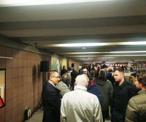30 lat metra w Warszawie. Odsłonięcie mozaiki