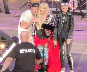 Facet wtargnął na scenę podczas koncertu Maryli Rodowicz. Ochroniarz nie zdążył