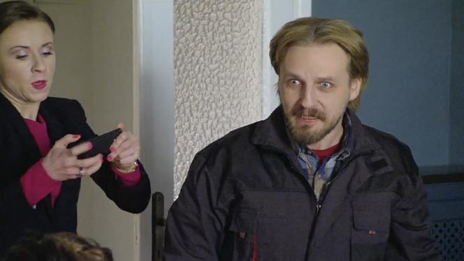O mnie się nie martw 2 sezon odc. 4. Krzysiek Małecki (Paweł Domagała), Marta (Katarzyna Ankudowicz)