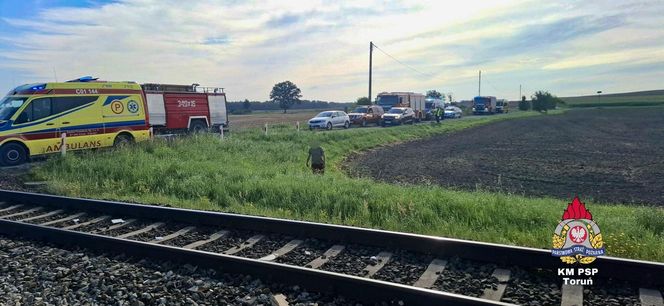 Tragiczny wypadek kampera na przejeździe kolejowym w Gronówku