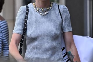 Lara Gessler prezentuje sutki na mieście