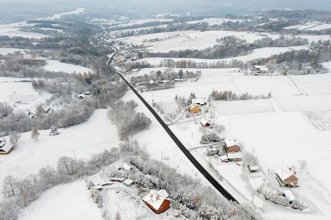   Atak zimy w Polsce. Śnieg przykrył polskie miasta [ZDJĘCIA]