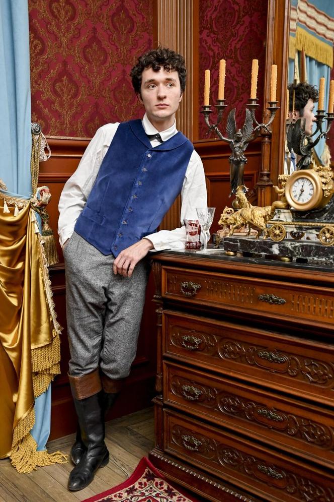 Karol Franek Nowiński w dwa tygodnie nauczył się jazdy konnej do roli w "Matyldzie"