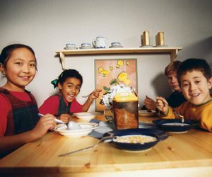 Nie do wiary jak dziś wygląda dziecięca gwiazda! Dosłownie kipi seksapilem