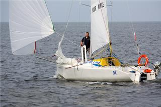 Radek Kowalczyk w eliminacjach Mini Transat