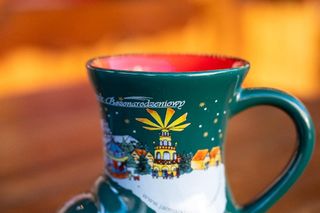 Jarmark Bożonarodzeniowy 2024 we Wrocławiu. Tak będzie wyglądał tegoroczny kubeczek!