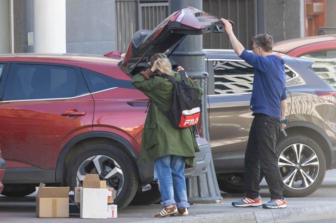 Damięcki i Schejbal wiją wspólne gniazdko? Noszą ciężkie kartony
