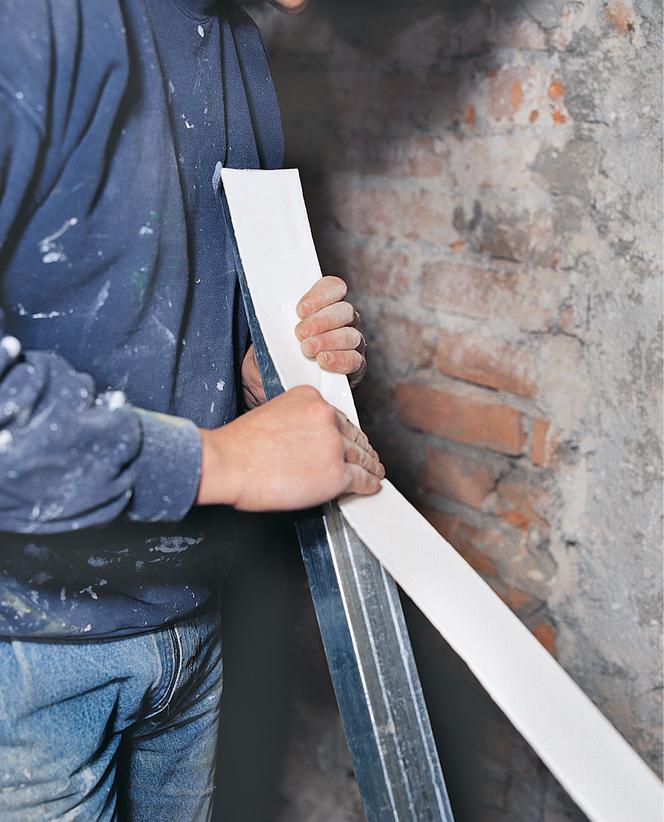 podklejanie taśmy akustycznej