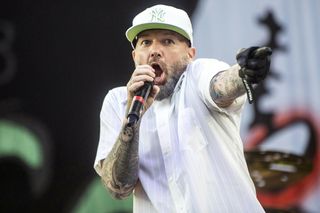 Fred Durst z Limp Bizkit pomylony z... mordercą! Koszmarna pomyłka agencji prasowej