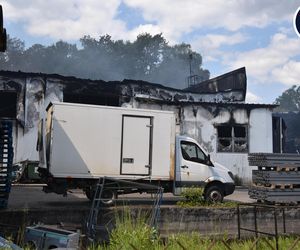 Warszawa. Pożar hal magazynowych w Kawęczynie [ZDJĘCIA]