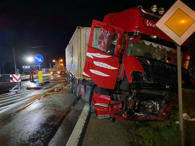 Makabryczny wypadek w Makowcu. Kierowca BMW zginął na miejscu