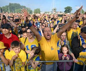 Tak świętowali piłkarze Motoru Lublin awans do ekstraklasy. Wierni kibice nie zawiedli [GALERIA]