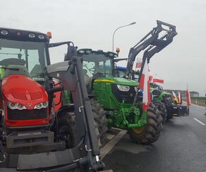 ​Na S5 koło Leszna zaczęła się druga doba rolniczego protestu