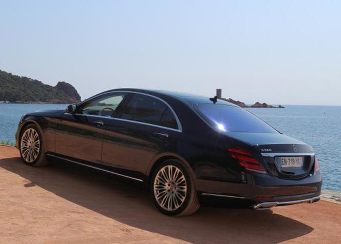 Mercedes-Benz S560