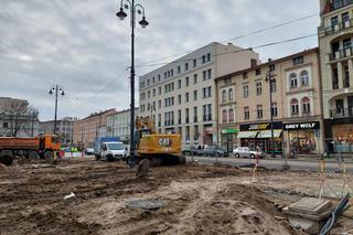 Plac Wolności to ciągle plac budowy. Przed kościołem mają być jak najlepsze warunki do handlu kwiatami [WIZUALIZACJE, ZDJĘCIA]