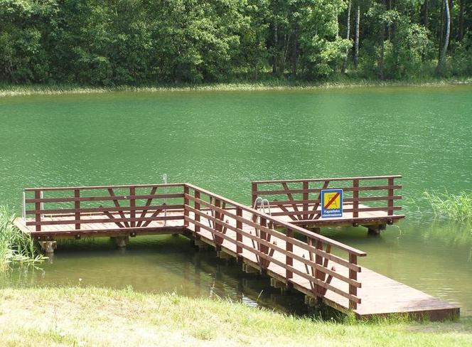 Plaża w Serwach nad Jeziorem Serwy 