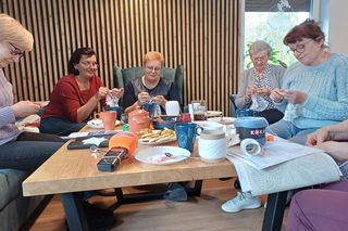 Szydełkowe babki z Ostrzeszowa. Dziergają w miejscach publicznych i ... zarażają pasją!