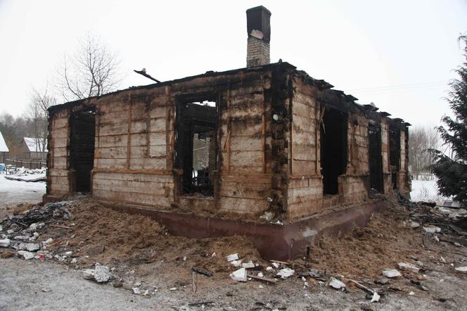 Mamusia spłonęła. Pożegnałem ją białą różą