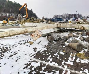 Rozbiórka supermarketu Tesco przy ulicy Kcyńskiej. Tu był HIT - pierwszy hipermarket w Trójmieście