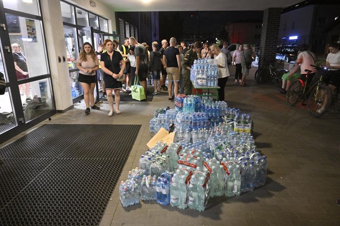 Pożar w Ząbkach. Tłumy wykupują artykuły pierwszej potrzeby