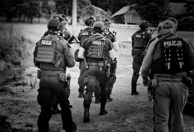 Tragedia w Starej Wsi: Justyna i Zbigniew zostali zastrzeleni. Policja ściga sprawcę