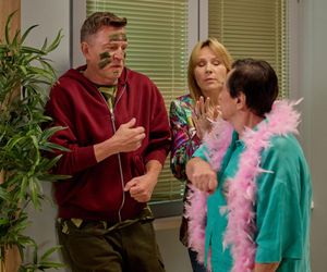 Na Wspólnej, odc. 4065. Helena (Małgorzata Peczyńska), Wojtek (Wojciech Błach), Żaneta (Anna Guzik)