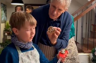 	M jak miłość na planie. Erwin (Andrzej Dopierała), Szymek (Staś Szczypiński)