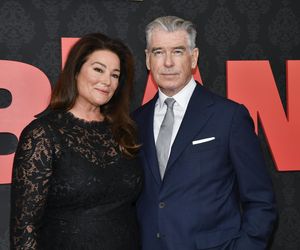 Pierce Brosnan i Keely Shaye Smith
