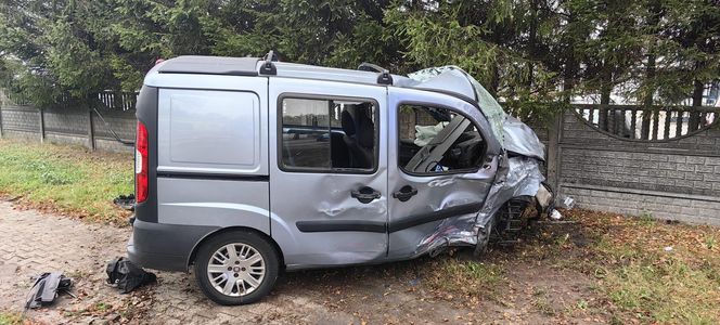 Zderzenie autobusu miejskiego z osobówką w Wilkowicach koło Leszna