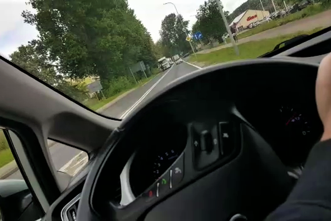 Zrobił to jeszcze raz! Niesforny konik ze Szczecinka znów uciekł z zagrody