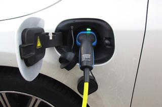 Jak gasi się auta elektryczne? Ekspert zdradza szczegóły 