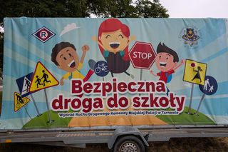 Policja chwali tarnowskich kierowców. Podsumowanie pierwszego tygodnia akcji Zwalniam przed szkołą