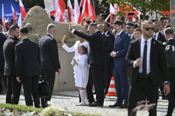 Kasia Nawrocka na biało czekała na rodziców 