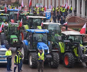 Protest rolników przed Urzędem Wojewódzkim w Gdańsku