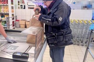 Zbigniew Zamachowski na samotnych zakupach. Co kupił?