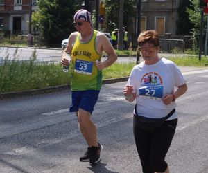 Seniorzy w Bydgoszczy pokazali moc! Blisko setka na starcie pierwszego Biegu Seniora