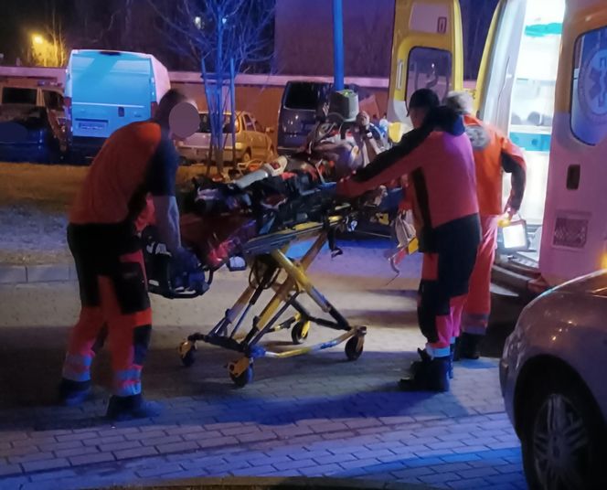 Zasztyletował sanitariusza, odpowie za usiłowanie zabójstwa drugiego medyka